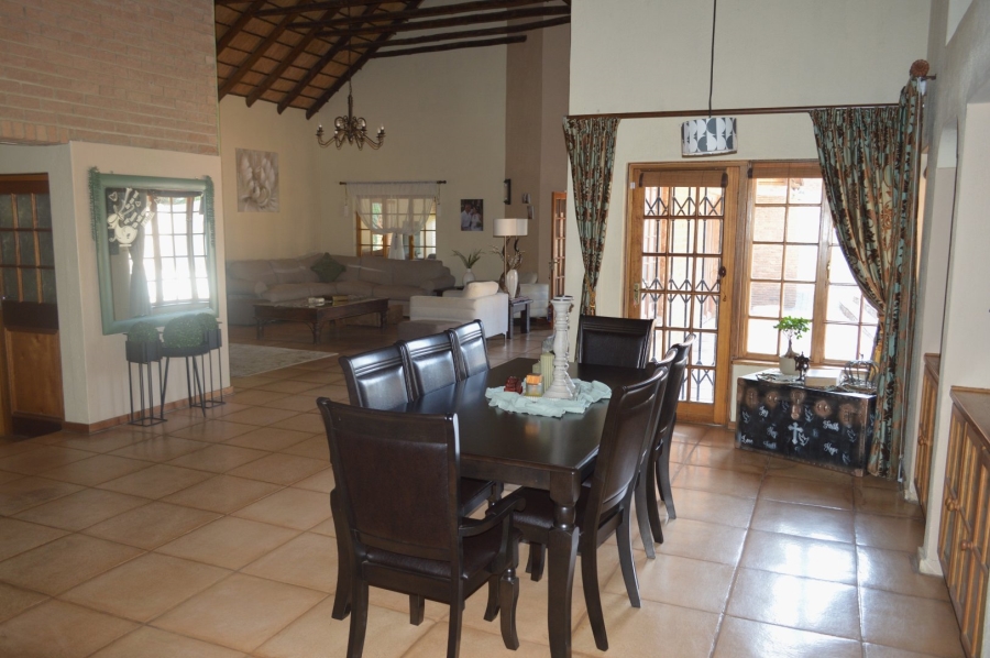 5 Bedroom Property for Sale in Wilkoppies North West